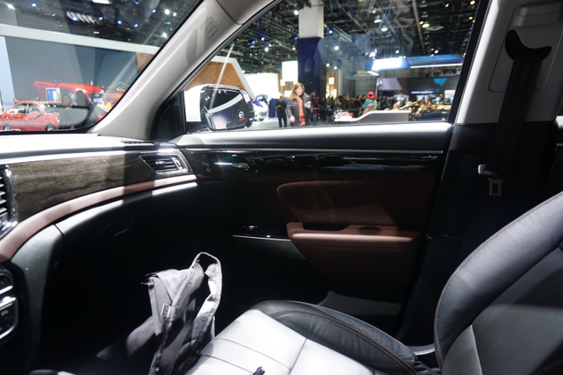 See what I mean about how the lack of appreciable grain kind of spoils the wood trim?